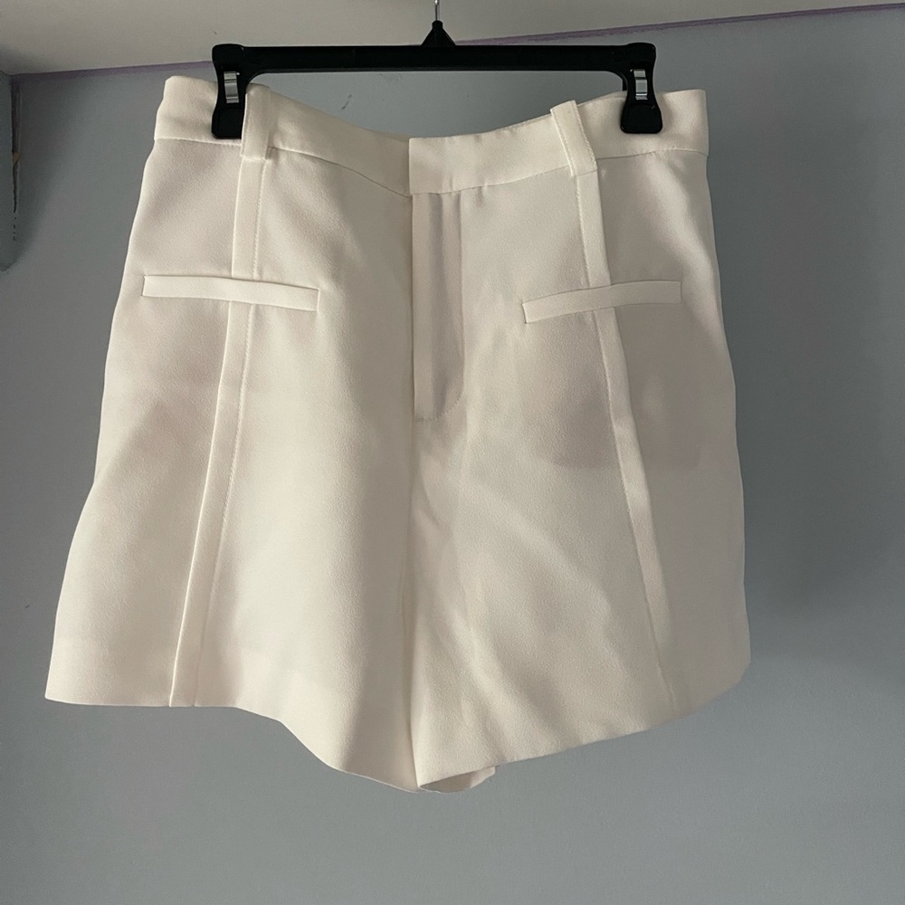White Zara shorts with front pockets - size M - never been worn
